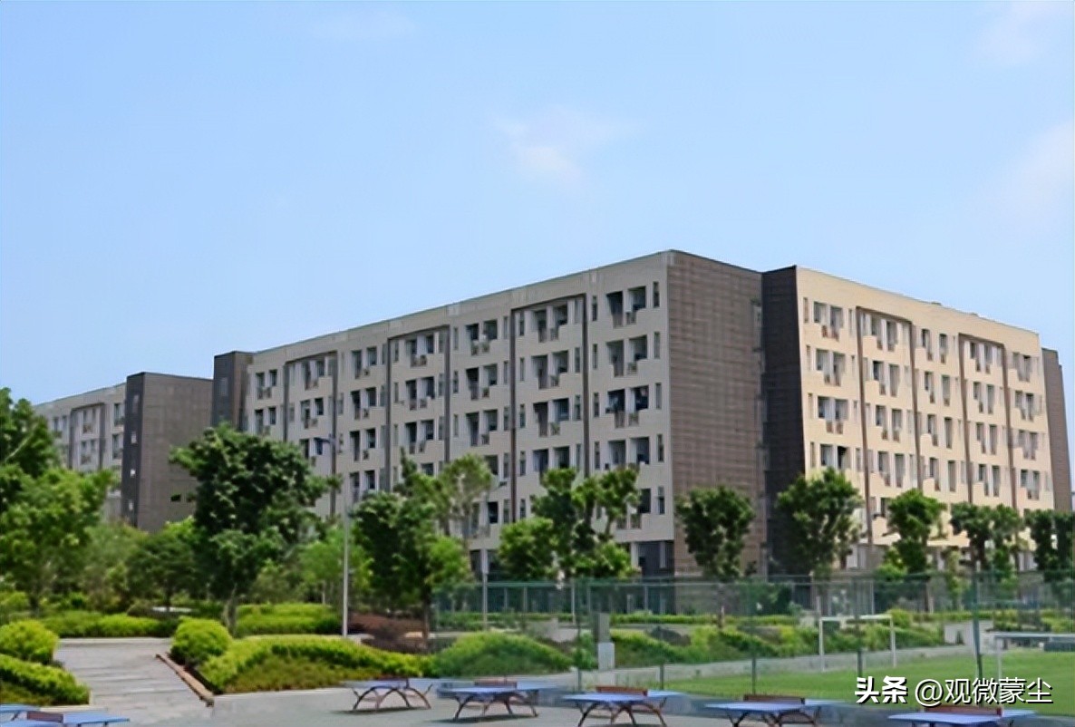 重庆这所学院要升大学了？2025年刚够资格，卡在师资和科研上