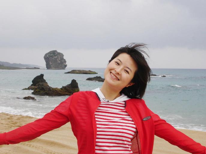 张泉灵传奇：2002战地阿富汗，浴火重生，她如何用镜头书写真相？