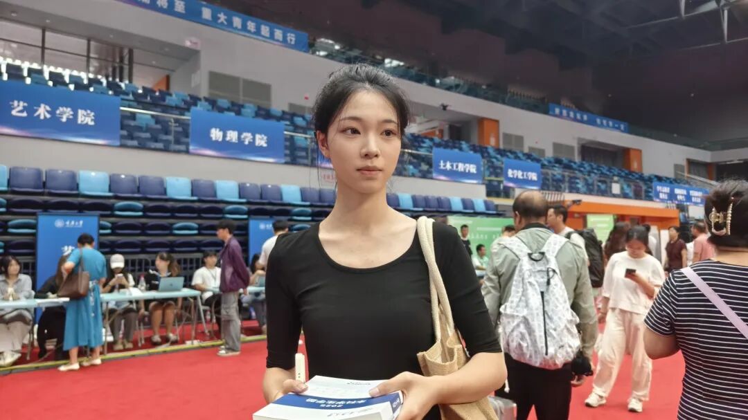 重庆大学迎新季：时隔26年，跨越时光的母女“同窗”