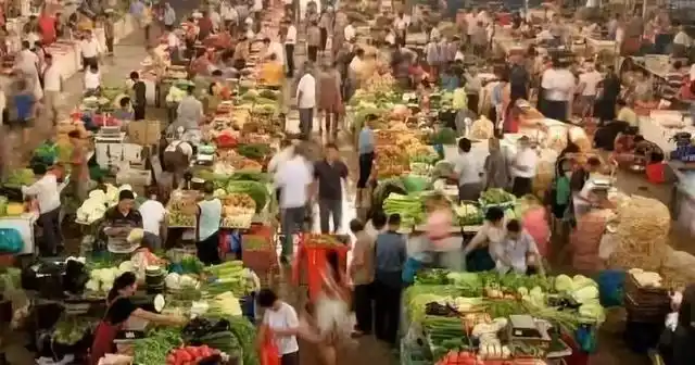 你家门口的生鲜店黄了？别担心，新开的更多｜就关心买菜让挑不