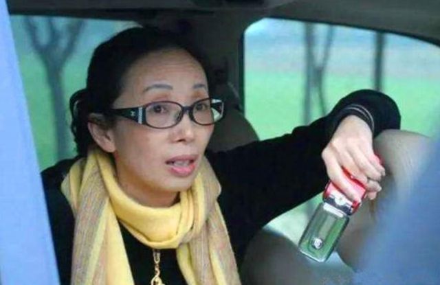 21年婚姻走到头，140亿女富豪为何被提离婚？