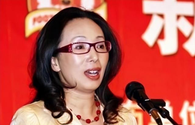 21年婚姻走到头，140亿女富豪为何被提离婚？