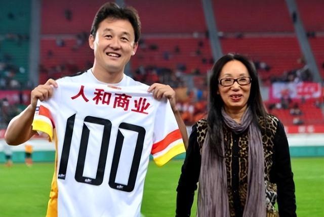 21年婚姻走到头，140亿女富豪为何被提离婚？
