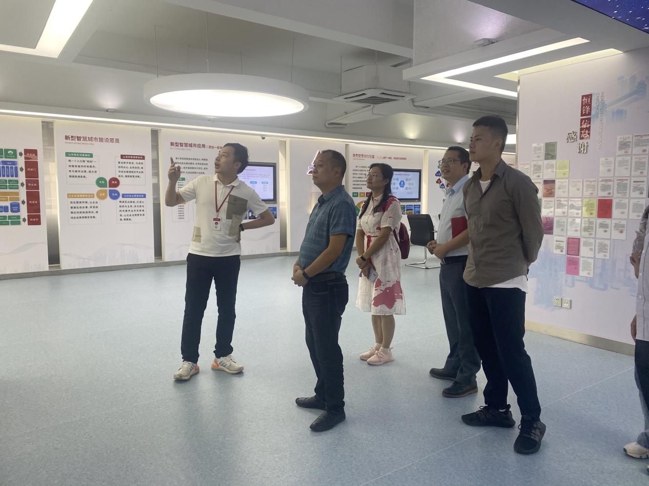 我院赴福建船政交通职业学院和华雄电子科技公司交流调研易班建设工作