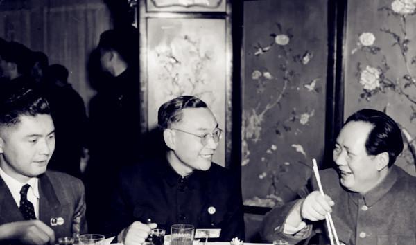 “红色资本家”的家族传奇，荣毅仁病逝后，他的子女过得怎么样？