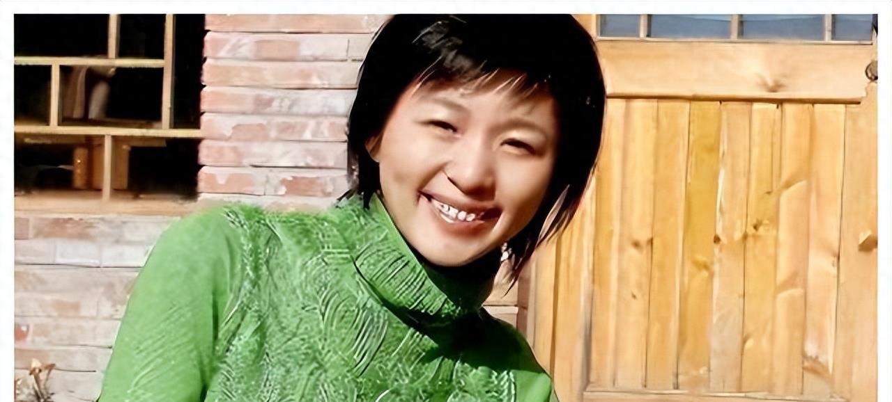 3年前，突然离职的央视“国脸”欧阳夏丹，如今怎么样了？