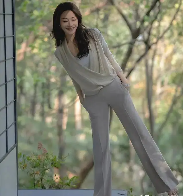 10个大美女，是央视各频道的当家花旦”，最性感的是六公主”