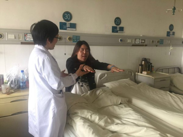女子失眠多梦睡不好，一查中毒了！原凶竟是化妆品