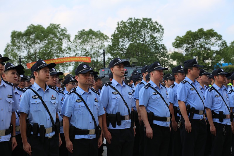 警讯丨搞事情！织里街头“大乱斗”，警察蜀黍将其“一网打尽”