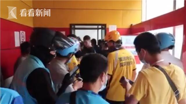 闯红灯、超速……外卖骑手65分钟“疯狂”配送11单