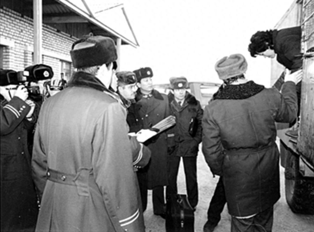1993年中俄列车劫案：一车乘客被匪徒多次洗劫，女客多遭折磨