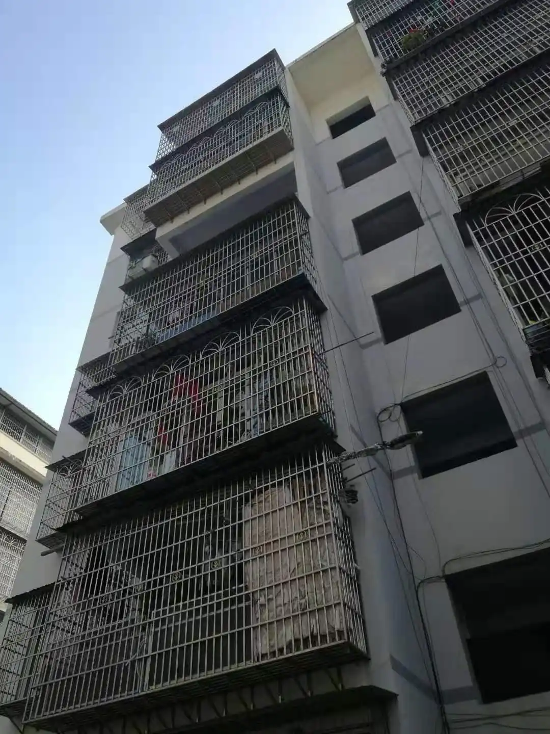 四川遂宁发生一氧化碳中毒事件 一套房内9名建筑工人2死7伤