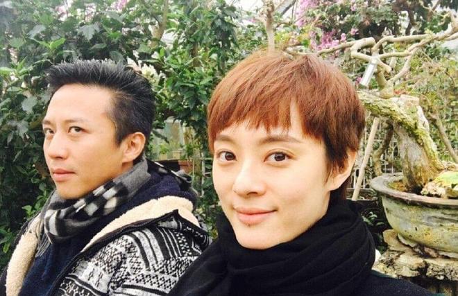 孙俪新剧摸男主屁股，邓超吃醋在家摔手机！网友：醋坛子翻了