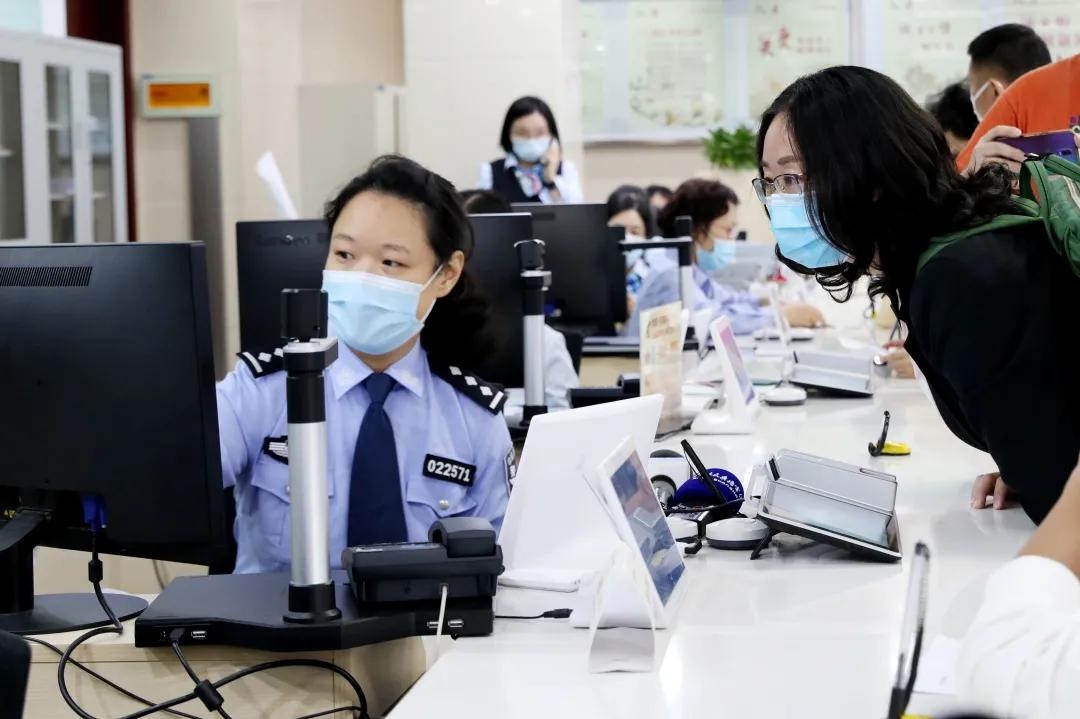 百年梦圆照此心——以习近平同志为核心的党中央引领全面建成小康社会纪实