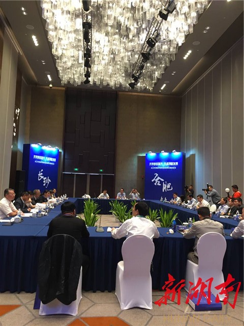 四省会城市科技局长圆桌“碰”思想