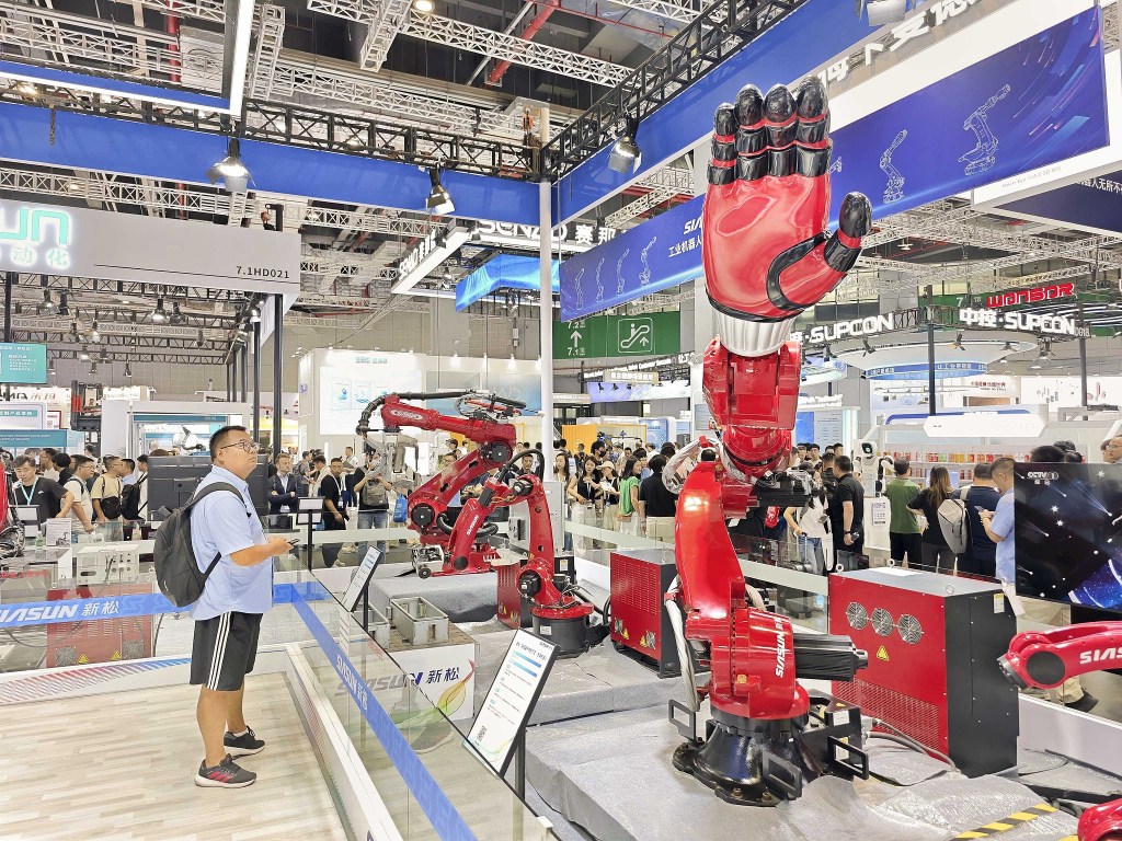 国际机器人联合会发布：中国在役工业机器人存量居全球首位