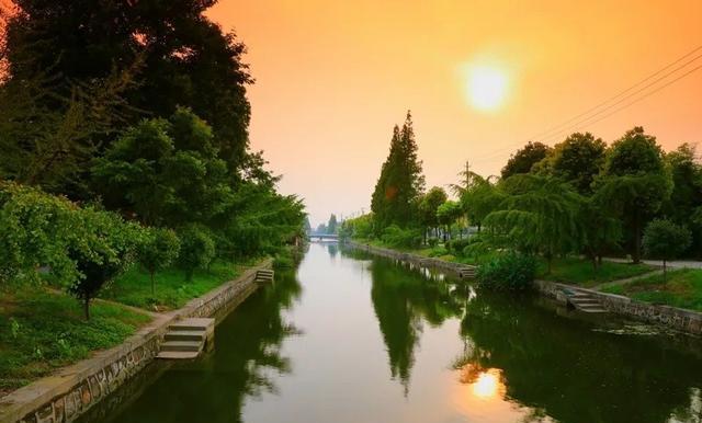 我是芜湖人，去了趟江苏扬中，实话实说：扬中比网上评价的还要好