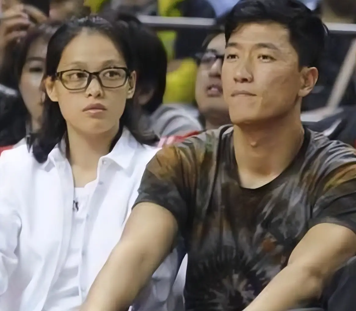 和刘翔闪婚闪离，离婚多年，被骂“假婚假孕”的葛天现在怎样了？