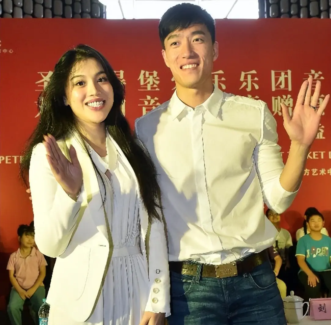 和刘翔闪婚闪离，离婚多年，被骂“假婚假孕”的葛天现在怎样了？