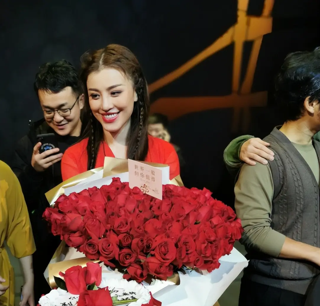 和刘翔闪婚闪离，离婚多年，被骂“假婚假孕”的葛天现在怎样了？