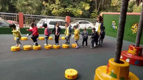 幼小衔接中孩子们的“排队”趣味探索之旅