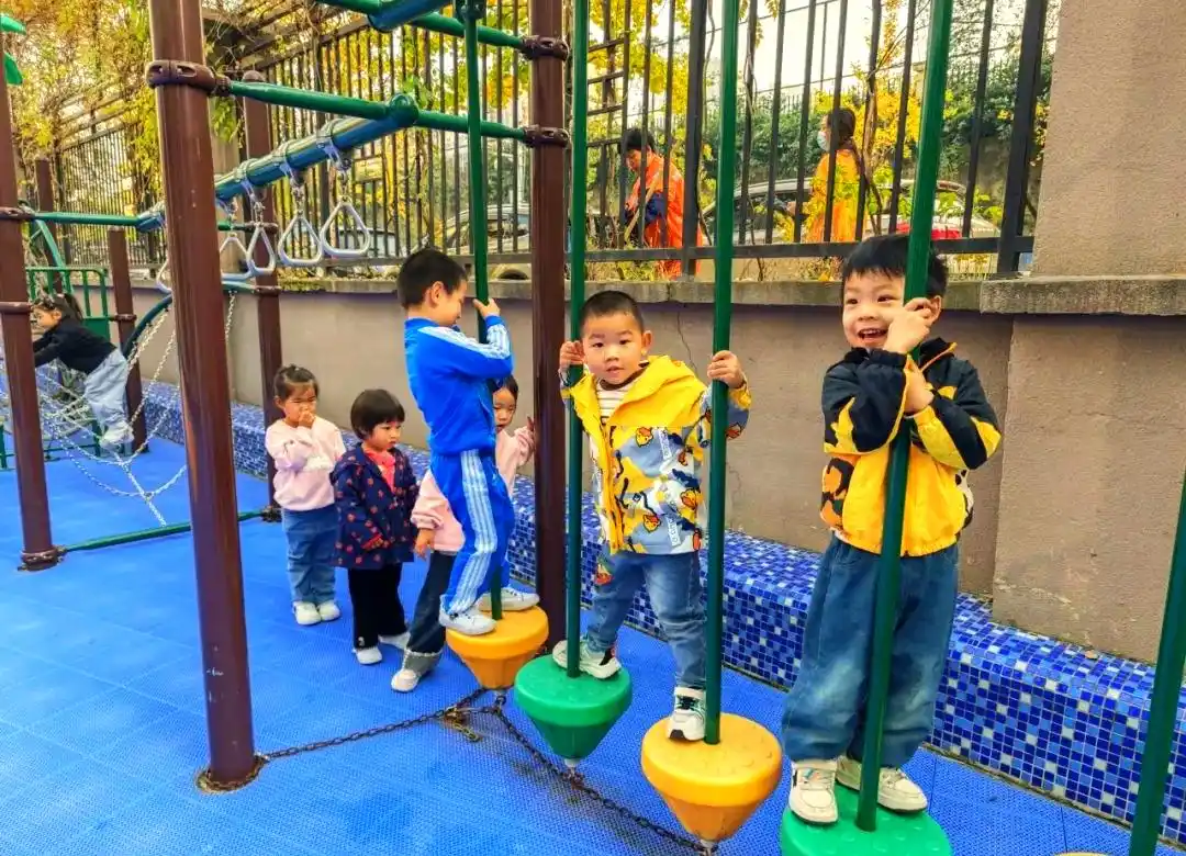 幼小衔接中孩子们的“排队”趣味探索之旅