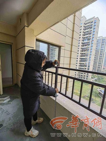 连廊之忧 符合国家标准但却有安全隐患