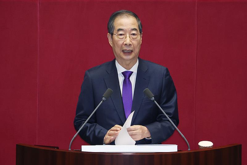 紧急戒严令6小时后解除 这一夜，韩国发生了什么？