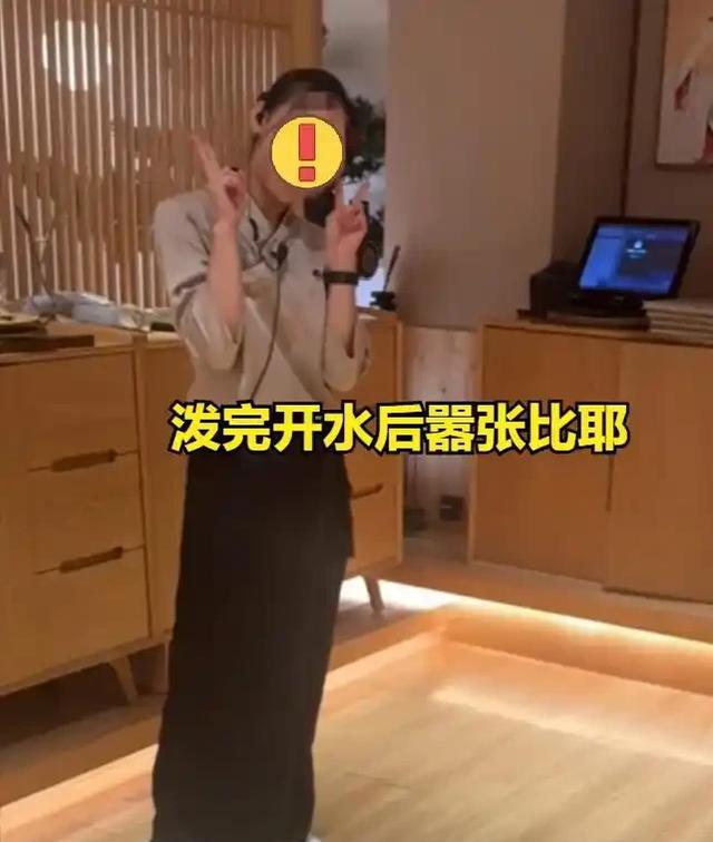 女子被服务员泼开水后续，伤势惨重，凶手事后嚣张炫耀，原因曝光