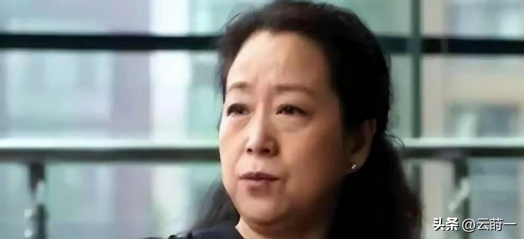 张国立与罗秀春离婚34年：他再婚有烦恼，她至今单身牵挂儿子