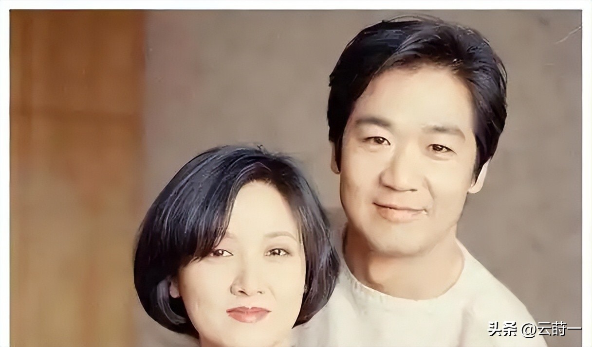 张国立与罗秀春离婚34年：他再婚有烦恼，她至今单身牵挂儿子
