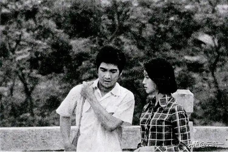 张国立与罗秀春离婚34年：他再婚有烦恼，她至今单身牵挂儿子