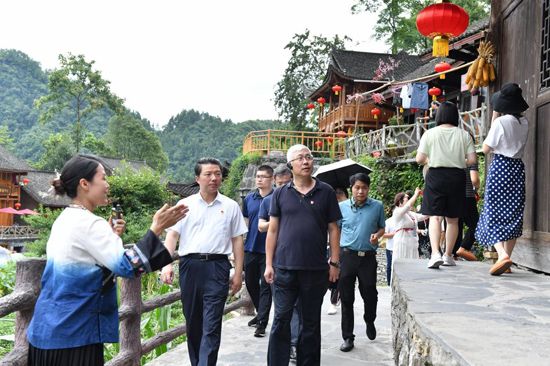 “追梦中华·幸福湖南”海外华文媒体采访行走进湖南湘西州