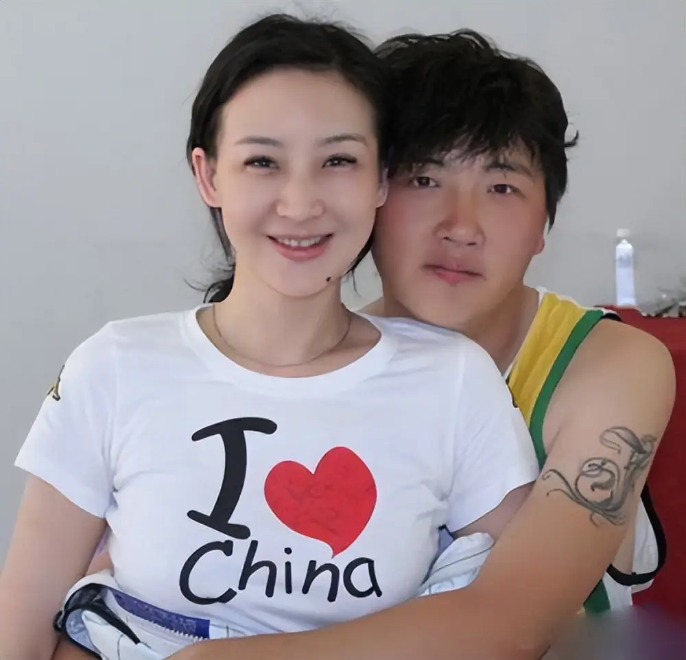 “先抛女友，再弃妻儿”，获得抚养权后孙楠，将女儿送到“女德”