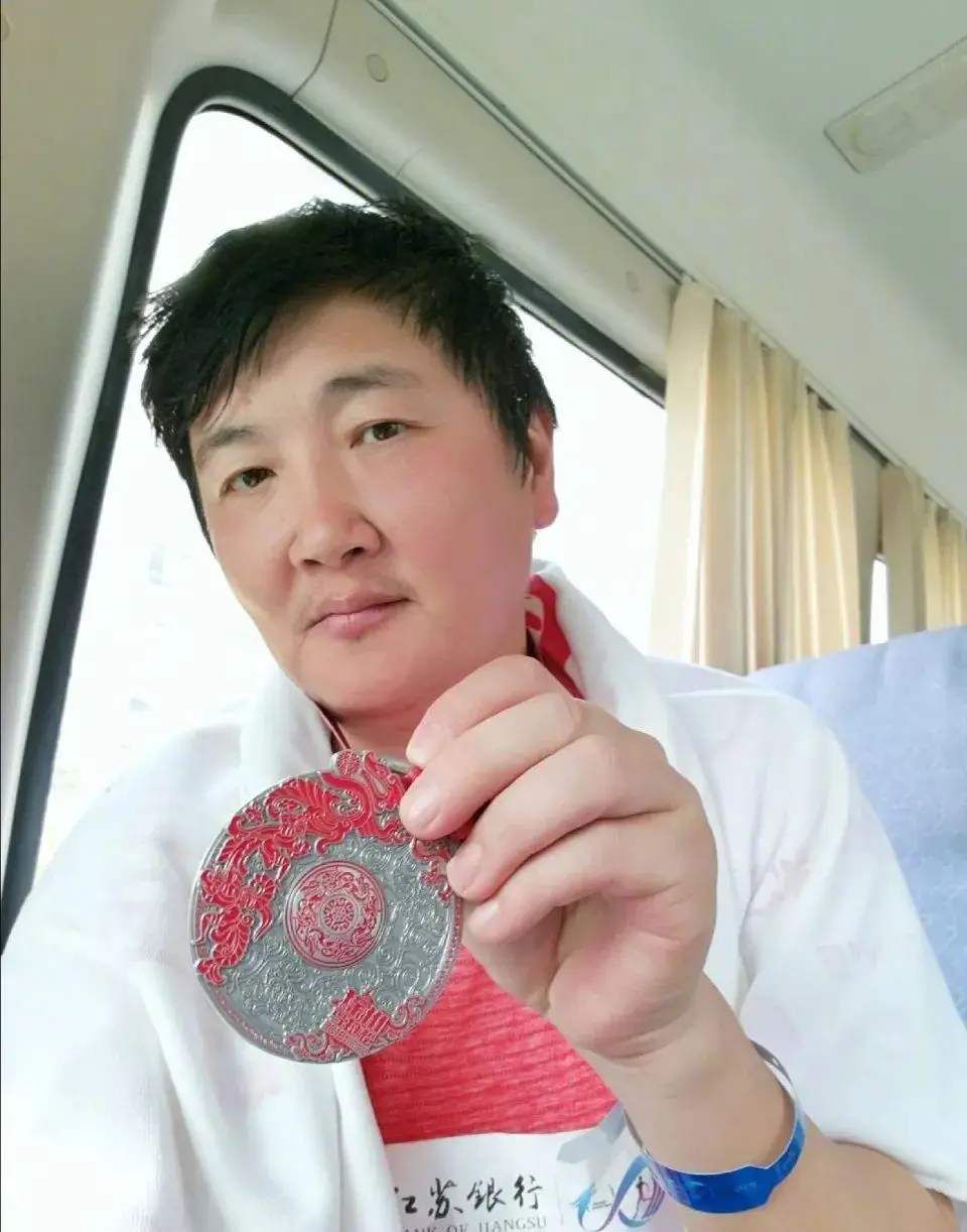 “先抛女友，再弃妻儿”，获得抚养权后孙楠，将女儿送到“女德”