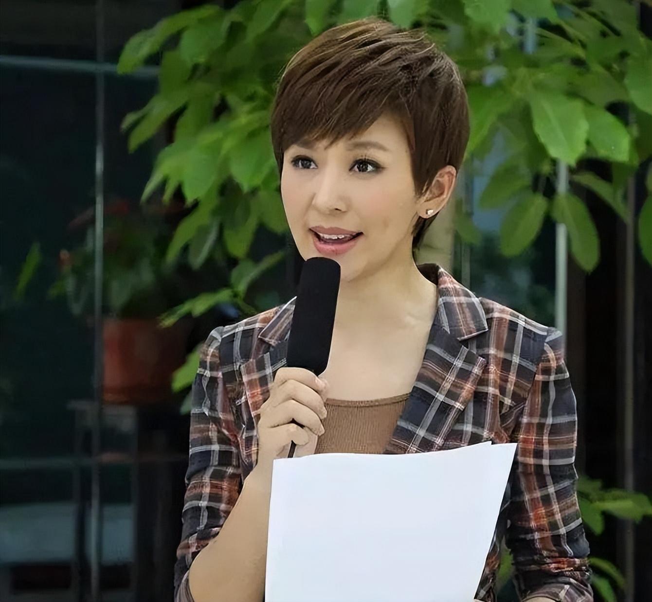 回顾欧阳夏丹：主持《新闻联播》9年，三年前突然消失，有何隐情