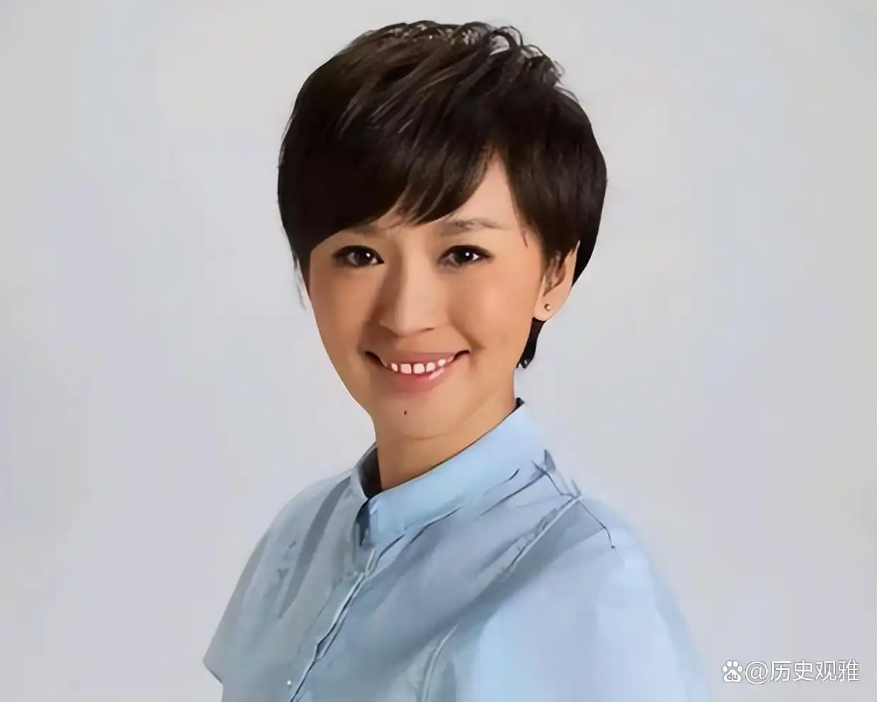 消失3年，央视“国脸”欧阳夏丹，已经走上了另一条人生大道了