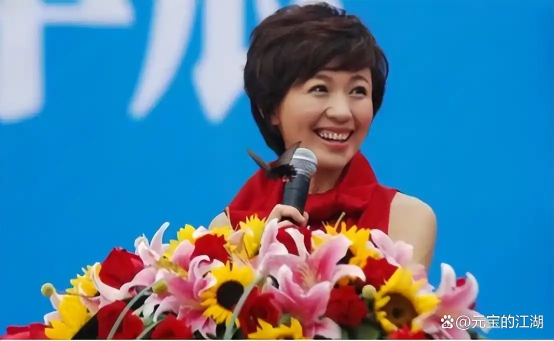 “最美国脸”欧阳夏丹：巅峰时离开央视，为母亲做的选择令人泪目