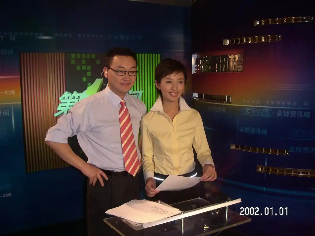 回顾主持人欧阳夏丹：父亲患癌去世，母亲也患癌，如今依然单身