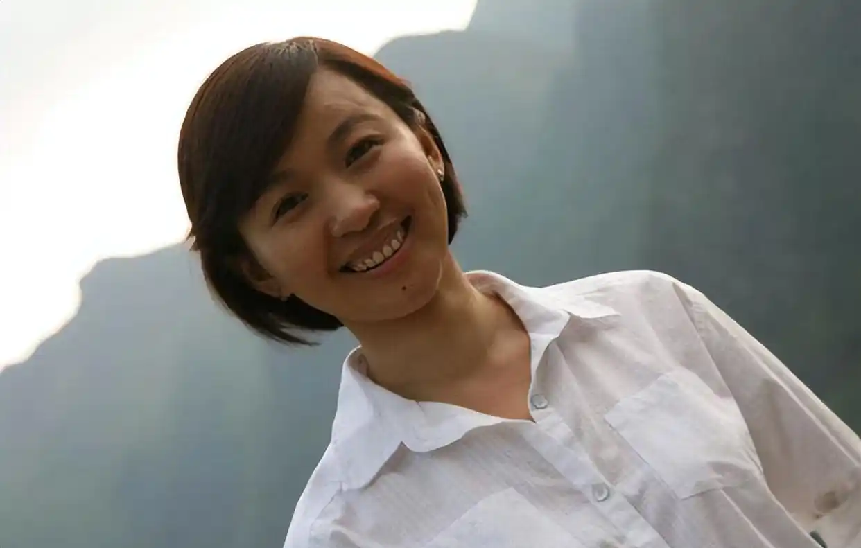 回顾主持人欧阳夏丹：父亲患癌去世，母亲也患癌，如今依然单身
