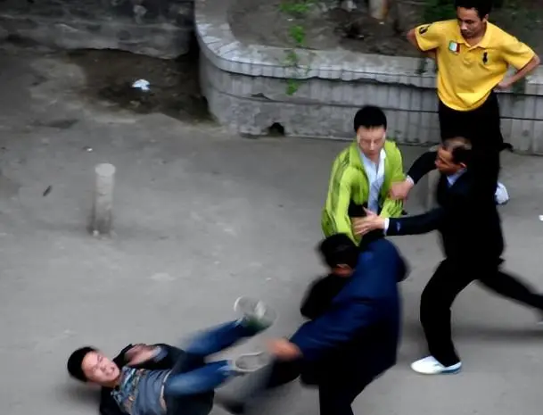 2011年，长春18岁少年打球时与富二代起纠纷，惨遭黑社会乱砍身亡