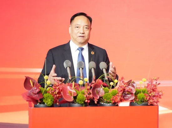 人民控股集团2025年高质量发展大会隆重召开