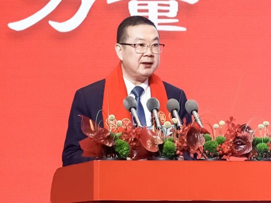 人民控股集团2025年高质量发展大会隆重召开