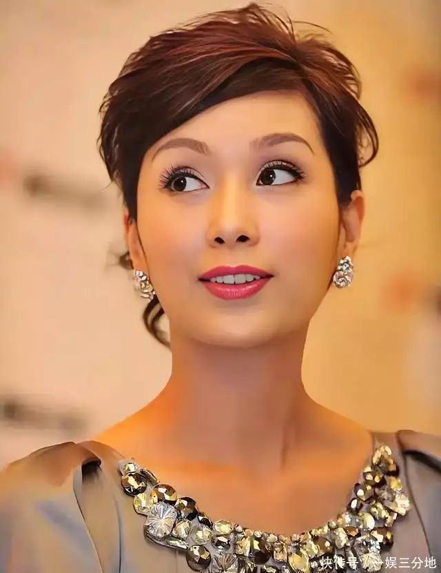 十二位香港70后女艺人，没有出色的颜值，凭演技征服香港影视圈