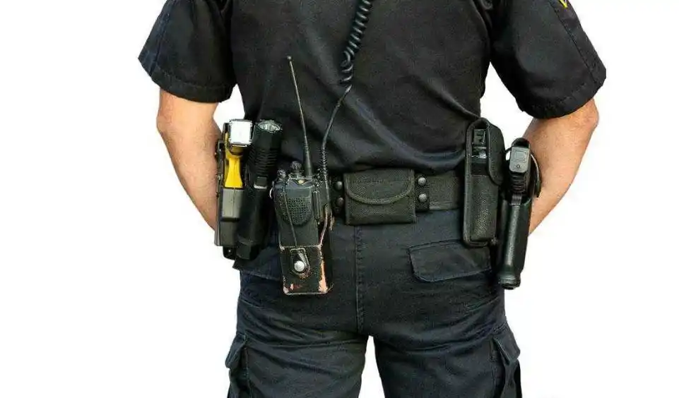 保镖、警察与特种兵，为何他们藏枪的位置不同？很少有人知道原因