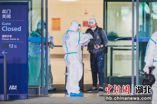 武汉天河机场从严加强“人物地”同防