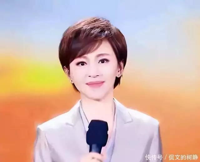 央视国脸到平凡博主，欧阳夏丹褪去光环，活出真我，她后悔了吗？