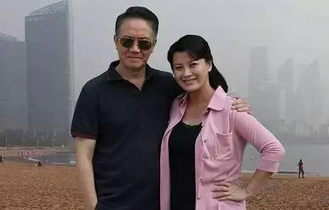 【名人轶事】净身出户只剩600块，和史兰芽相恋5年，她却嫁给了李幼斌，把儿子骂成了演员