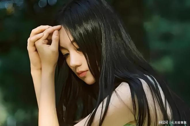 玩真心话游戏，闺蜜：我和你男友有一腿，我笑了：我会杀了你