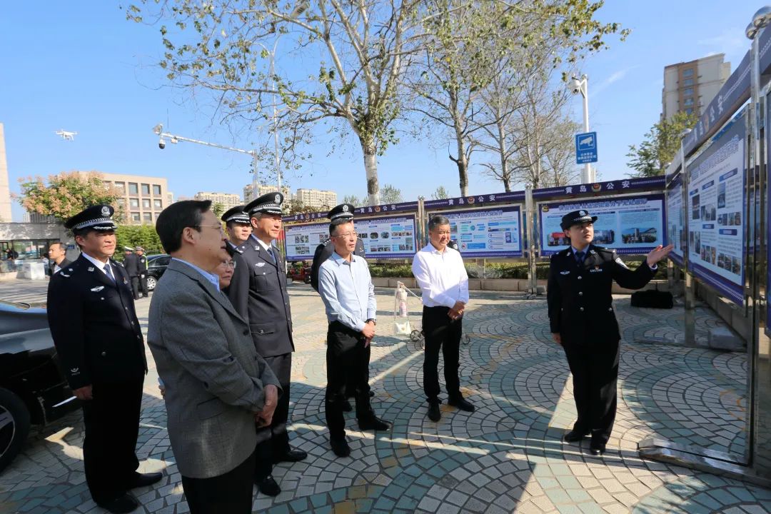 黄岛公安通报“夏季行动”战果 展示追缴赃款赃物 1 亿元并返还